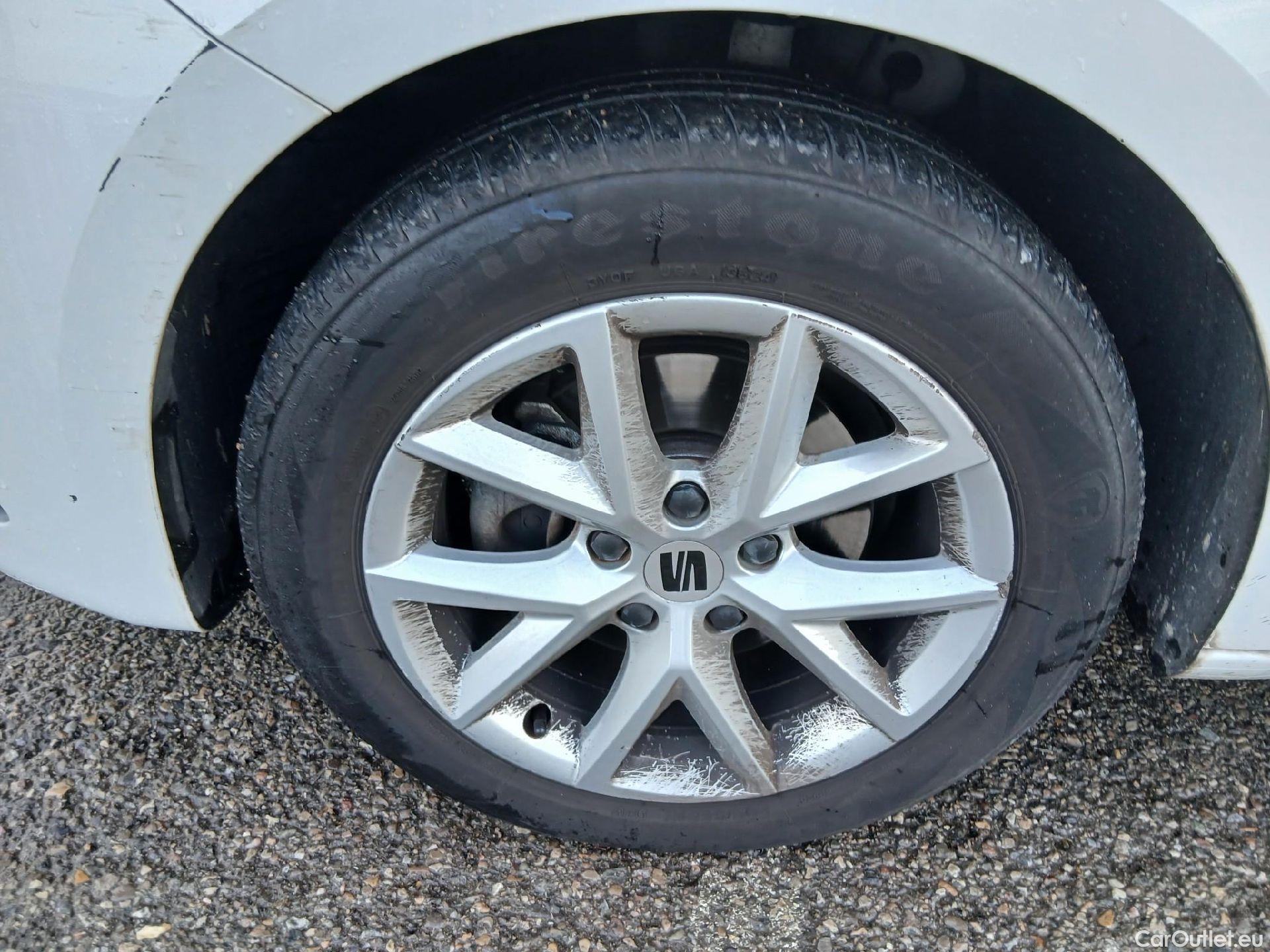  Land Rover  Discovery SEAT Nuevo León / 2020 / 5P / berlina con portón 2.0 TDI 85kW (115CV) STYLE GONavi (AC) #10