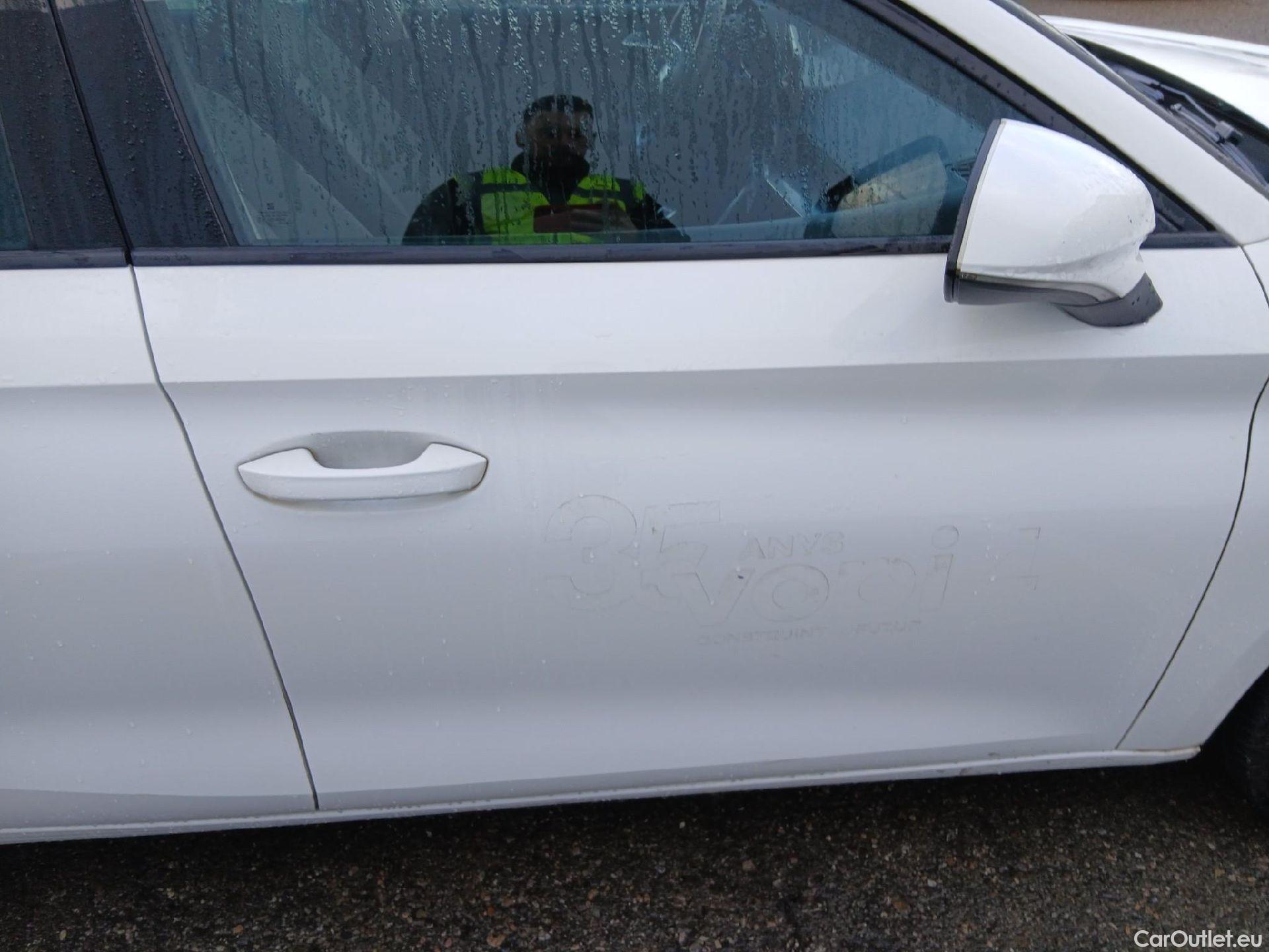  Land Rover  Discovery SEAT Nuevo León / 2020 / 5P / berlina con portón 2.0 TDI 85kW (115CV) STYLE GONavi (AC) #22