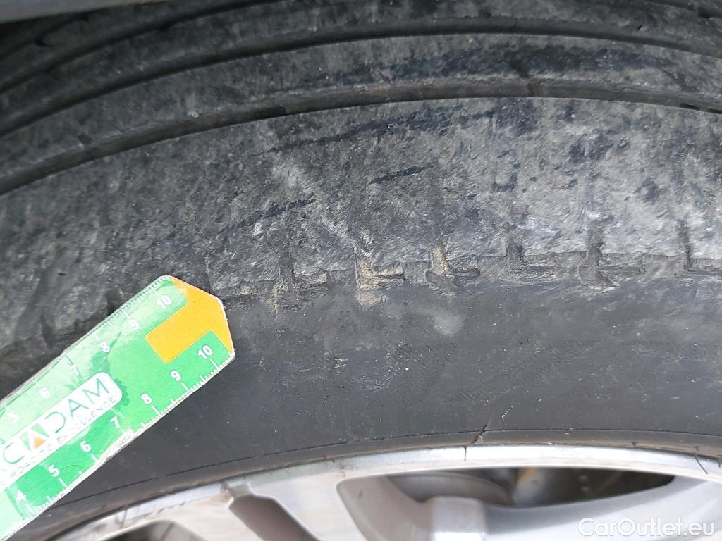  Mercedes  G-Klasee MERCEDES-BENZ Clase GLC / 2019 / 5P / todoterreno GLC 300 de 4MATIC #4