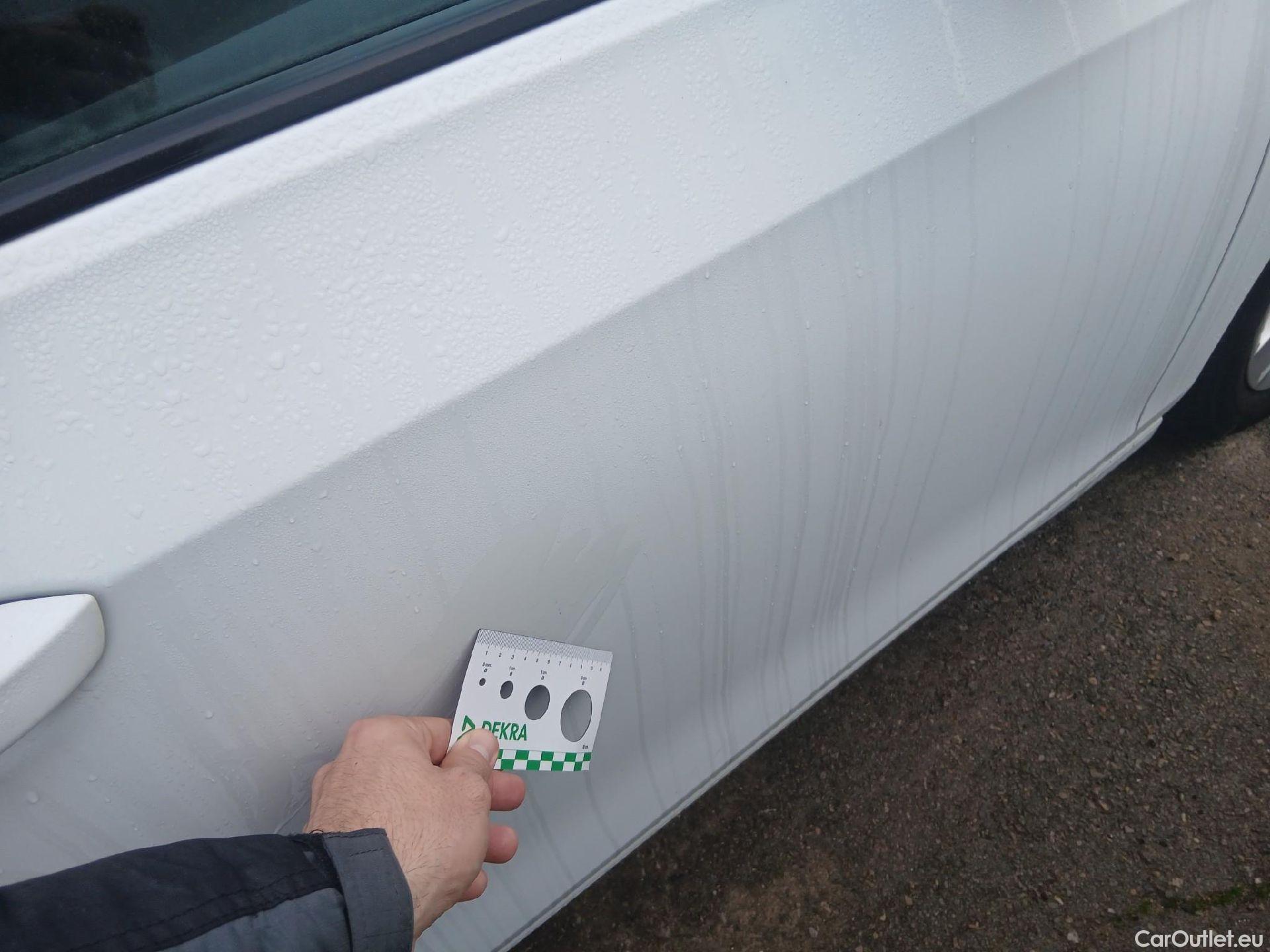  Volkswagen  Golf  VOLKSWAGEN / 2020 / 5P / berlina con portón Life 1.0 eTSI 81kW (110CV) DSG #24