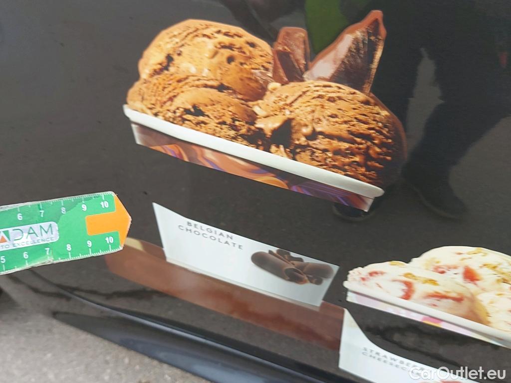  Toyota  Yaris TOYOTA  / 2020 / 5P / berlina con portón 1.5 125 S-Edition #5