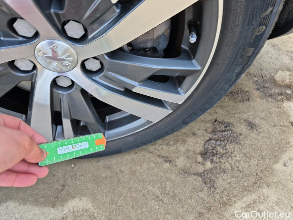  Peugeot  3008 PEUGEOT  Hybrid / 2020 / 5P / todoterreno 225 e-EAT8 Allure #3