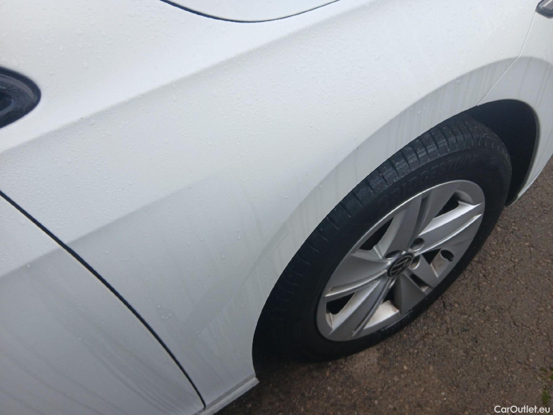  Volkswagen  Golf  VOLKSWAGEN / 2020 / 5P / berlina con portón Life 1.0 eTSI 81kW (110CV) DSG #23