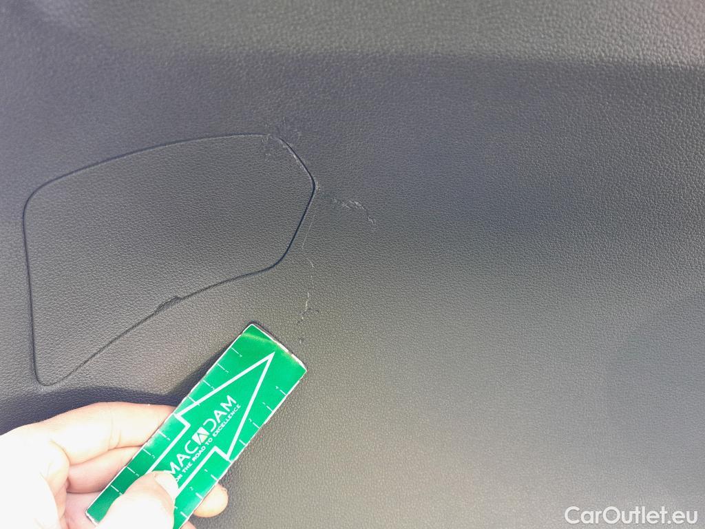  Volkswagen  T-ROC VOLKSWAGEN  / 2017 / 5P / todoterreno Advance R-Line 1.0 TSI 81kW (110CV) #7