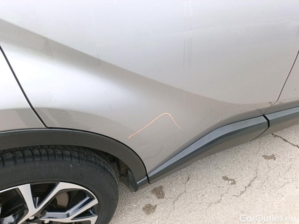  Toyota  C-HR TOYOTA  / 2016 / 5P / todoterreno 1.8 125H Advance (CX) #1