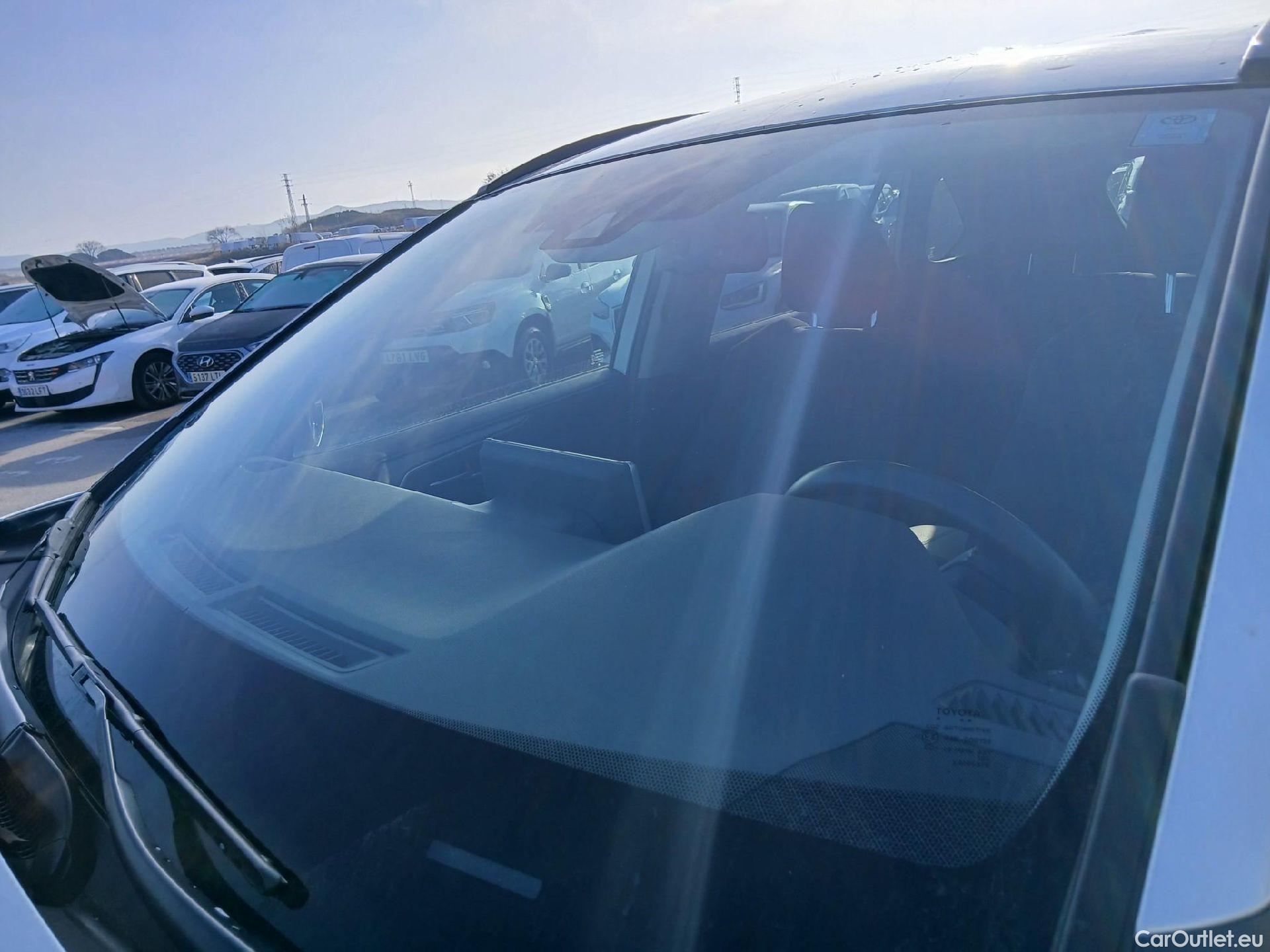  Toyota  RAV4 TOYOTA  / 2018 / 5P / todoterreno 2.5l 220H Advance 4WD #6