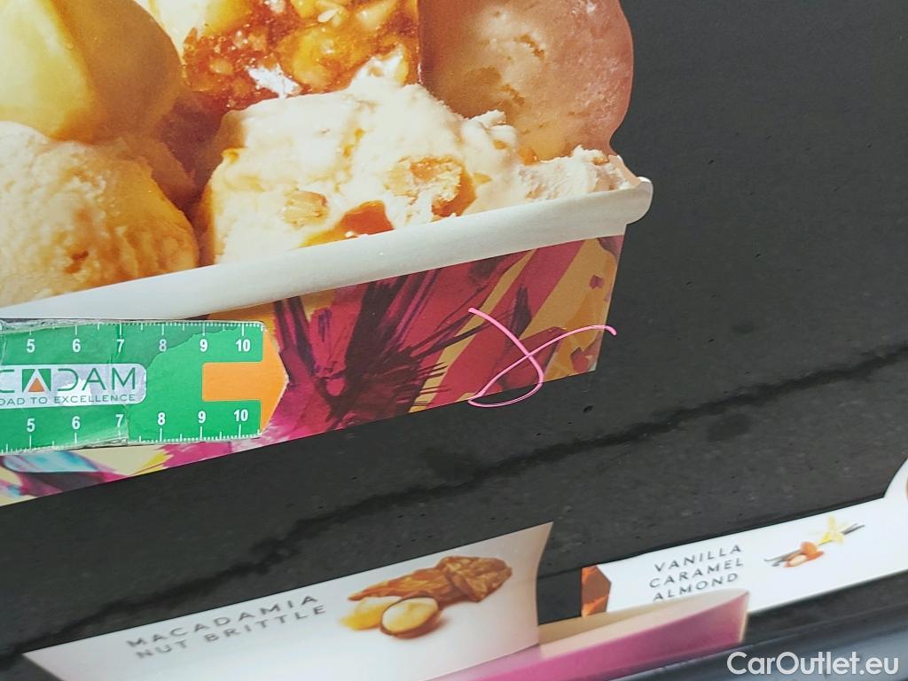  Toyota  Yaris TOYOTA  / 2020 / 5P / berlina con portón 1.5 125 S-Edition #4