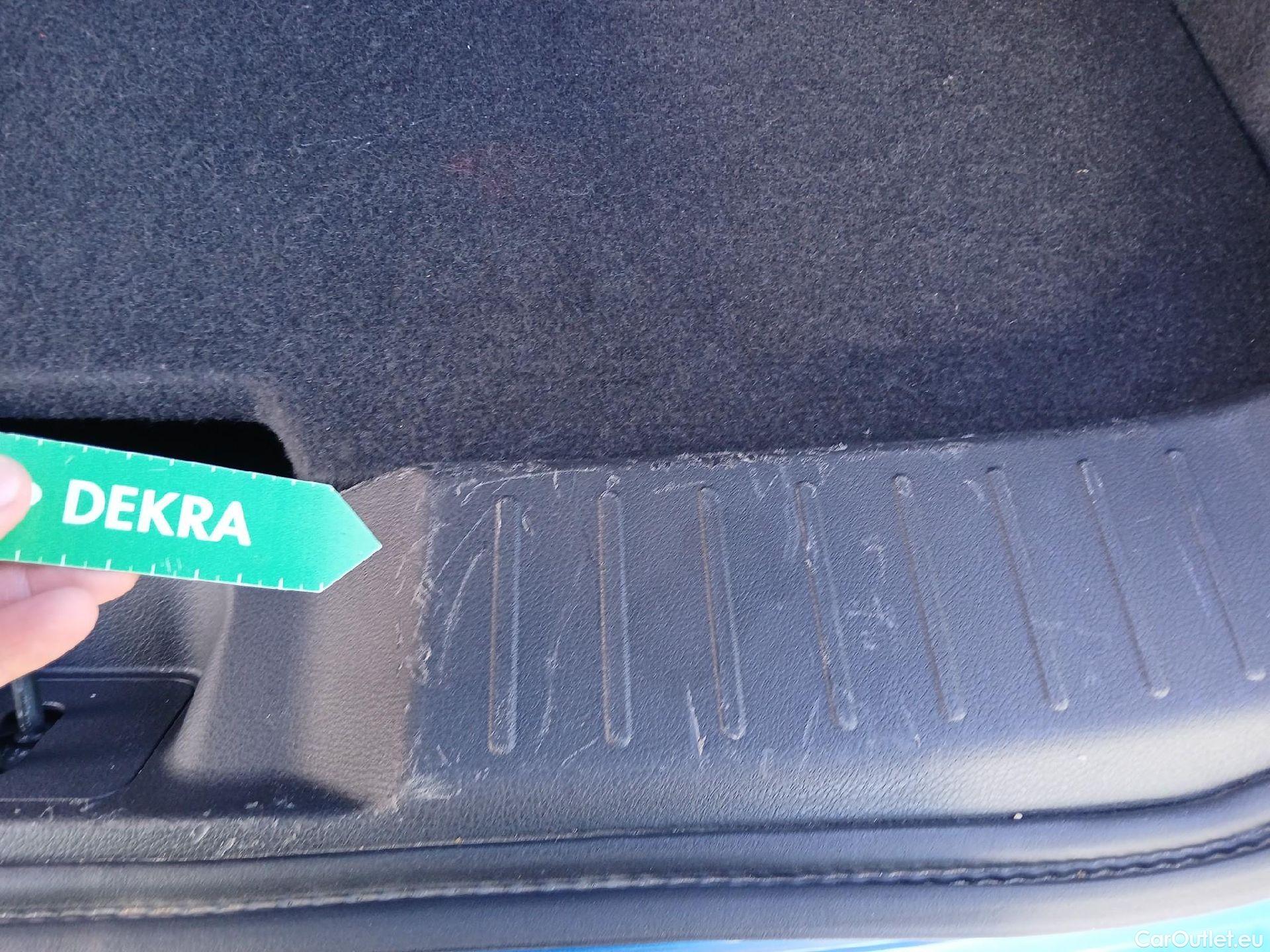  Nissan  Juke NISSAN  / 2019 / 5P / crossover DIG-T 84 kW (114 CV) DCT 7 V N-Connecta #3