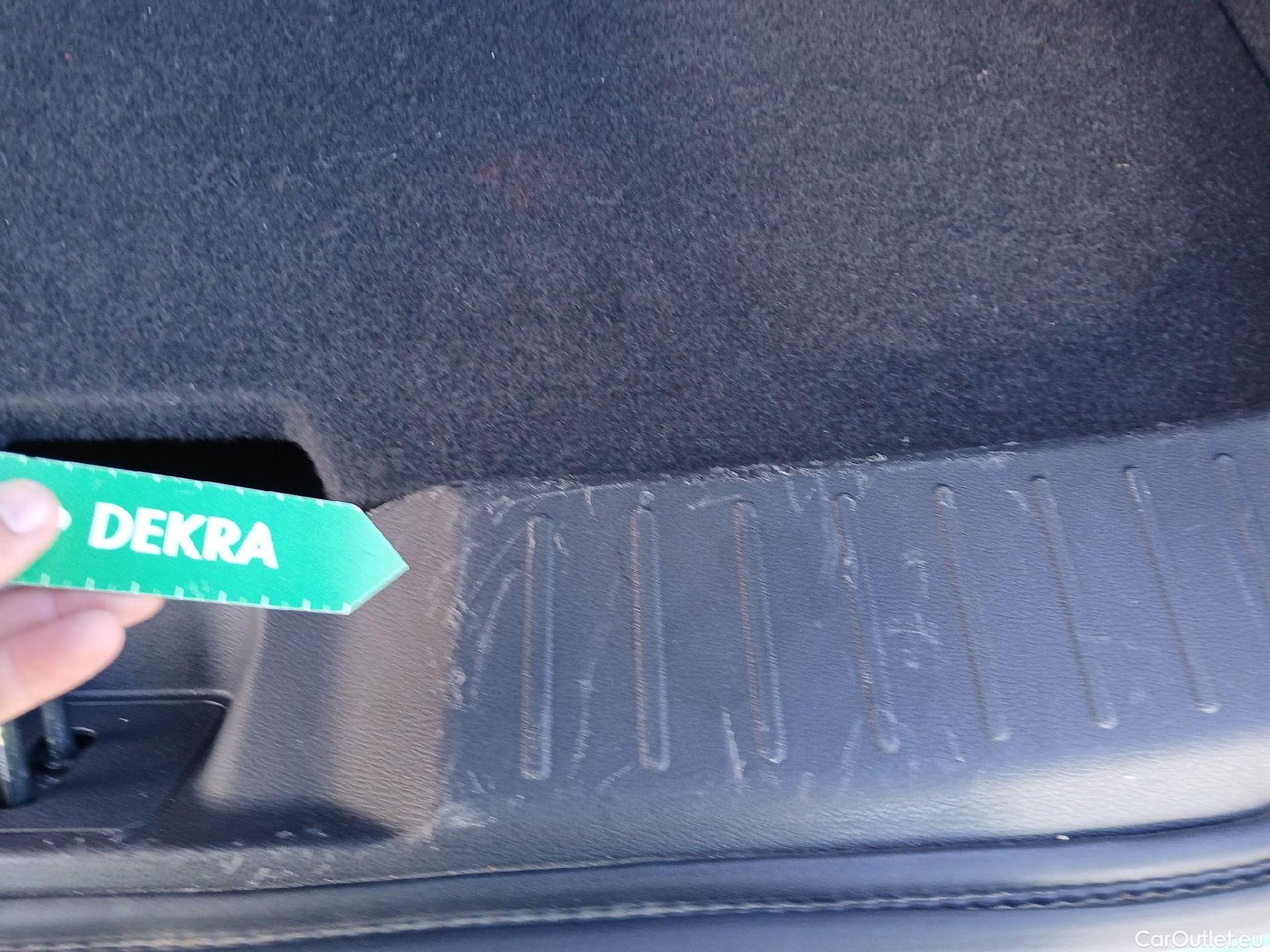  Nissan  Juke NISSAN  / 2019 / 5P / crossover DIG-T 84 kW (114 CV) DCT 7 V N-Connecta #2