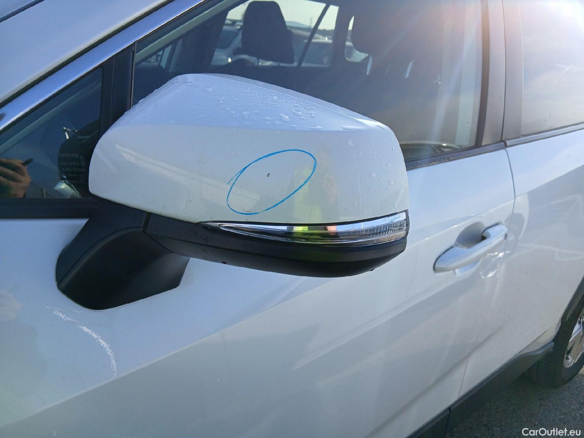  Toyota  RAV4 TOYOTA  / 2018 / 5P / todoterreno 2.5l 220H Advance 4WD #18