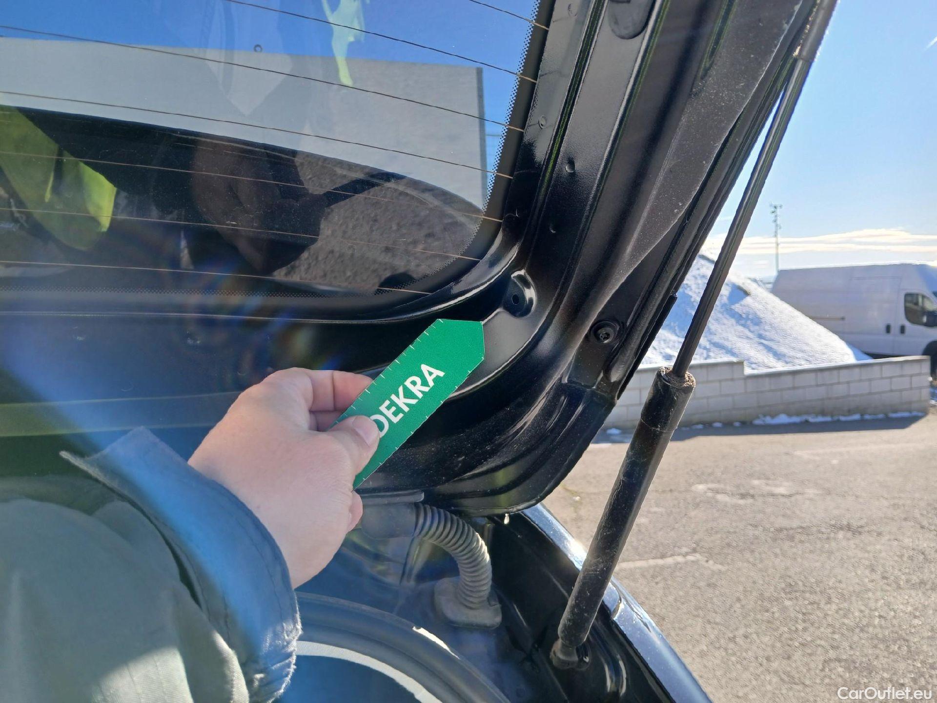  Opel  Corsa OPEL  / 2019 / 5P / berlina con portón 1.2T XHL 74kW (100CV) Elegance #3