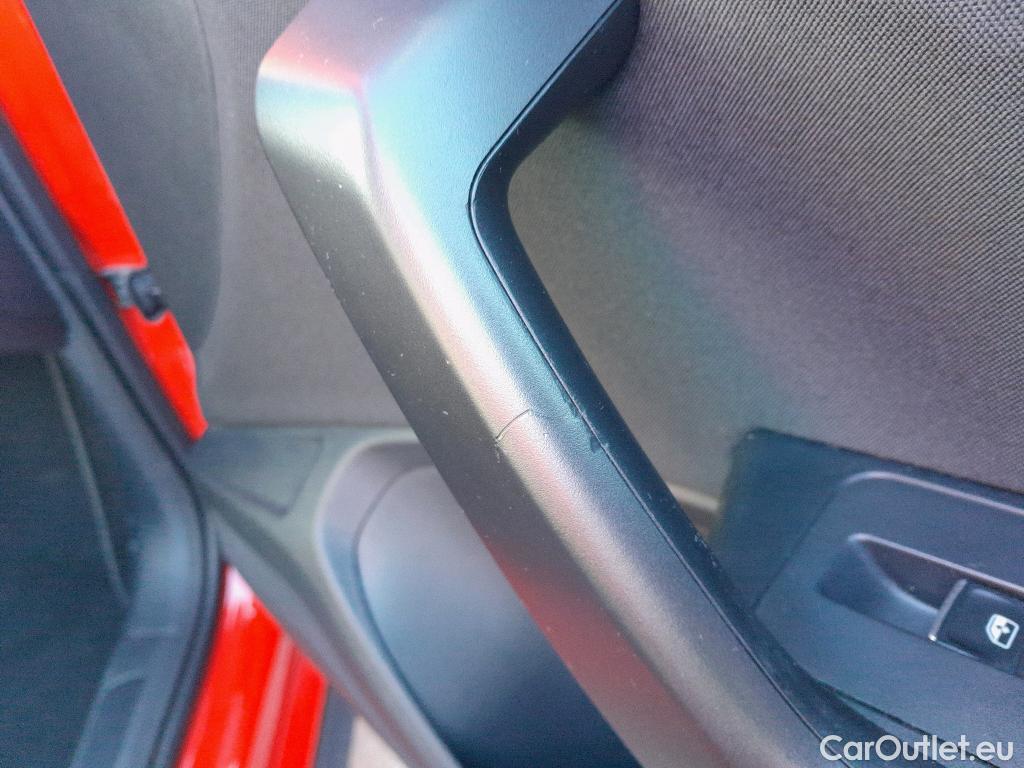  Volkswagen  T-ROC VOLKSWAGEN  / 2017 / 5P / todoterreno Advance R-Line 1.0 TSI 81kW (110CV) #3