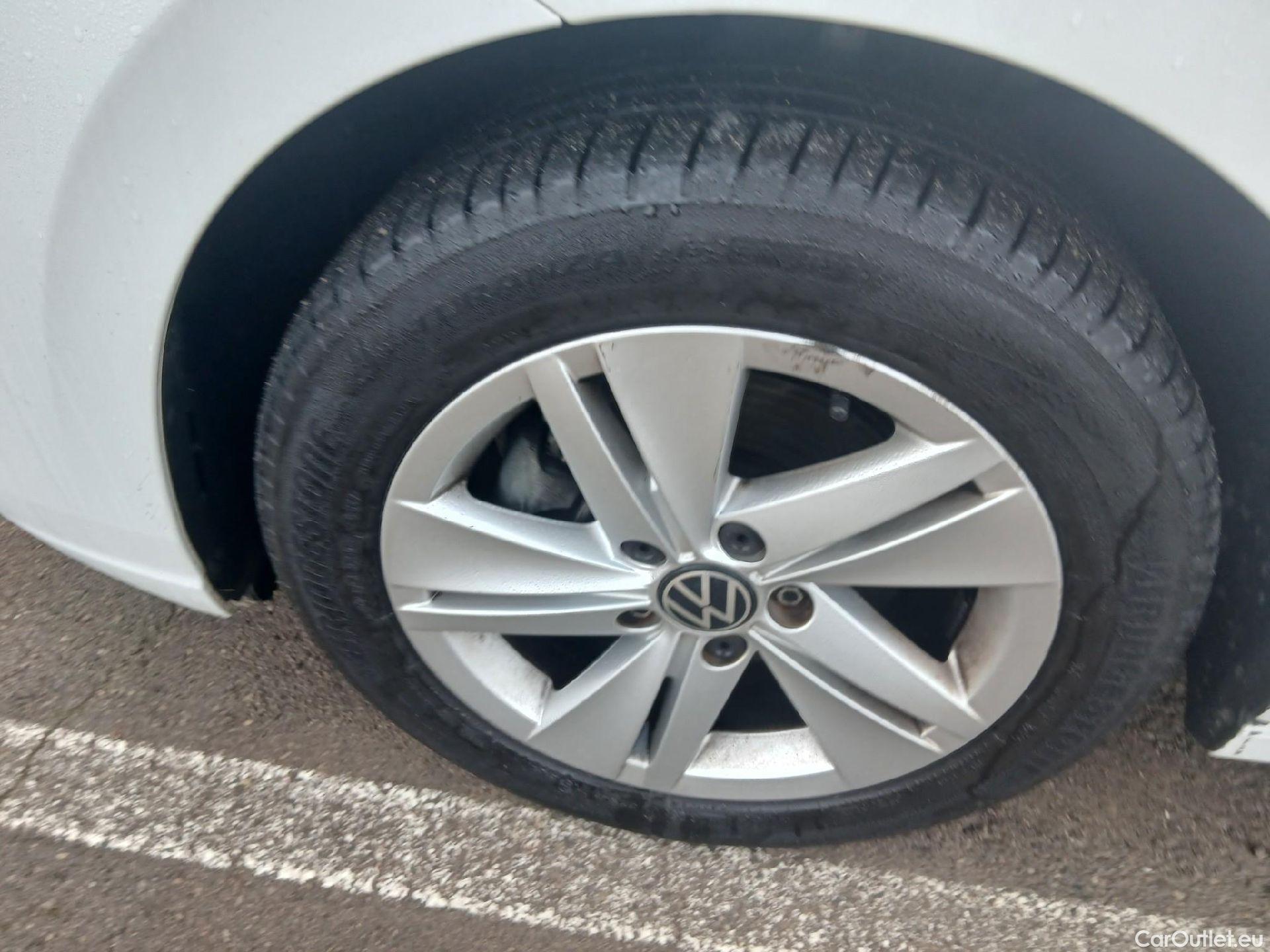  Volkswagen  Golf  VOLKSWAGEN / 2020 / 5P / berlina con portón Life 1.0 eTSI 81kW (110CV) DSG #5