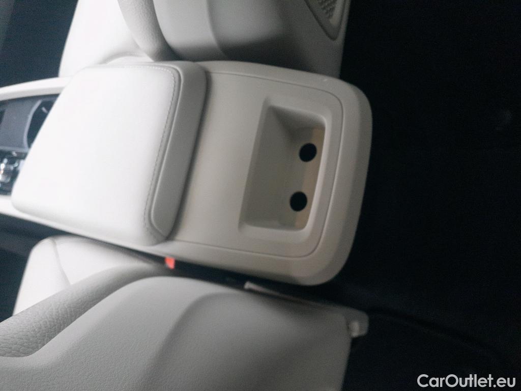  Volvo  XC60 VOLVO  / 2017 / 5P / todoterreno 2.0 B4 D Core Auto #4