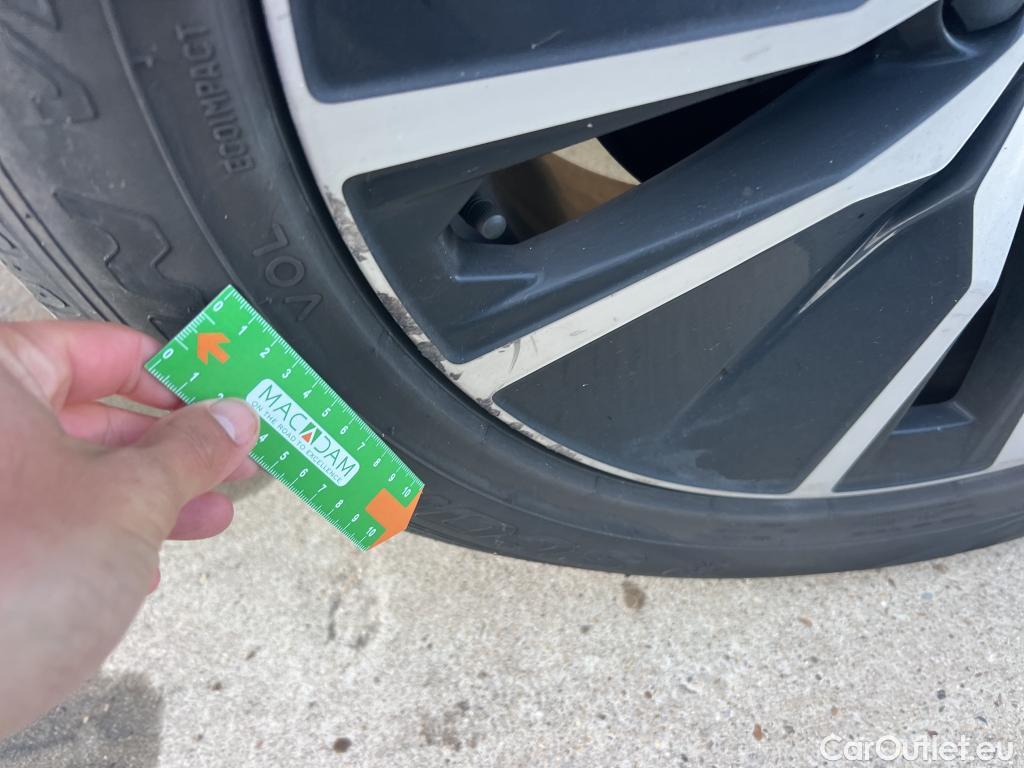  Volvo  XC90 VOLVO  / 2019 / 5P / todoterreno 2.0 T8 AWD Recharge Inscription Exp Auto #4