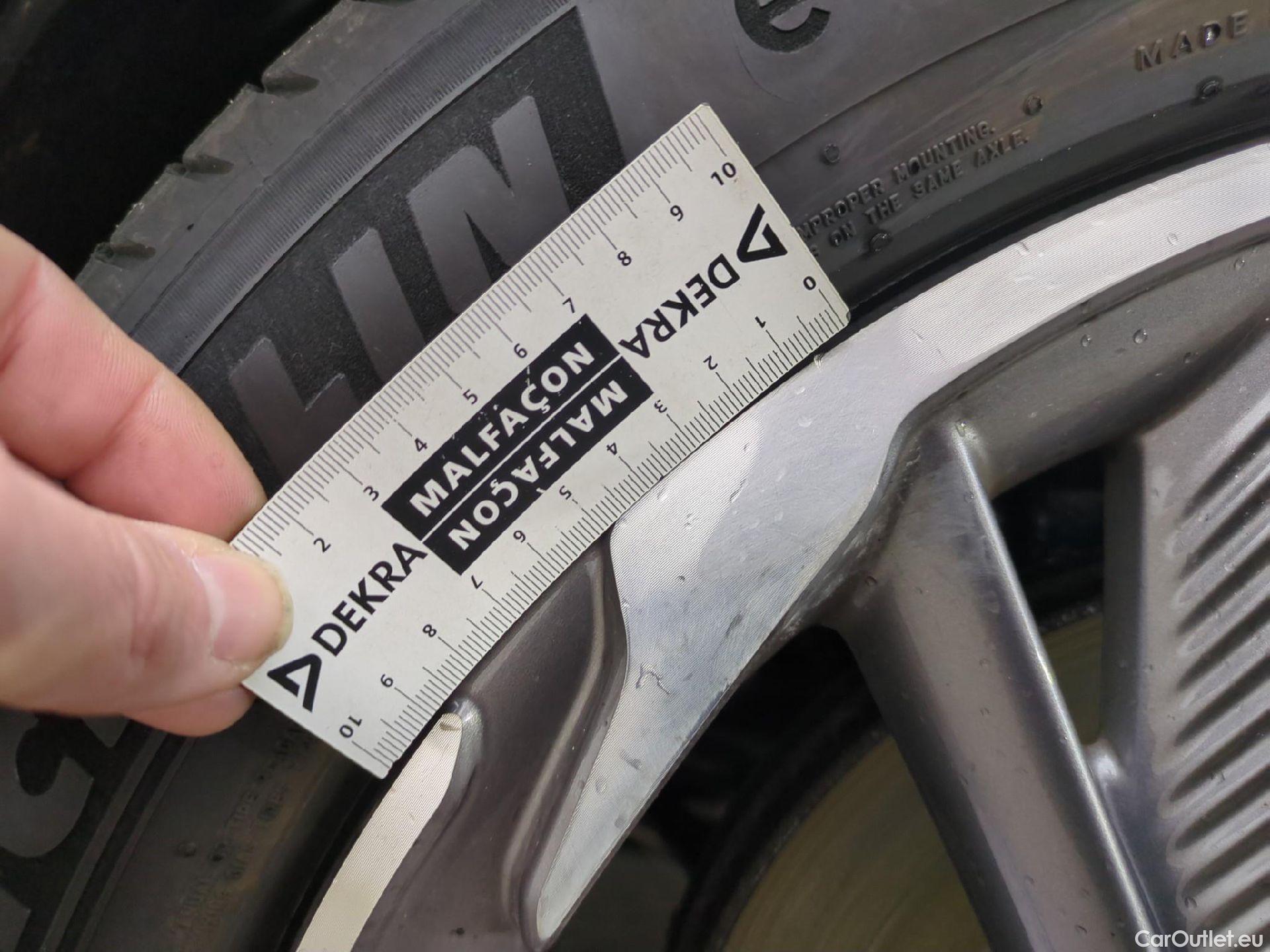  DS  DS7 DS DS 7 Crossback / 2017 / 5P / SUV E-TENSE 225 BASTILLE + #16