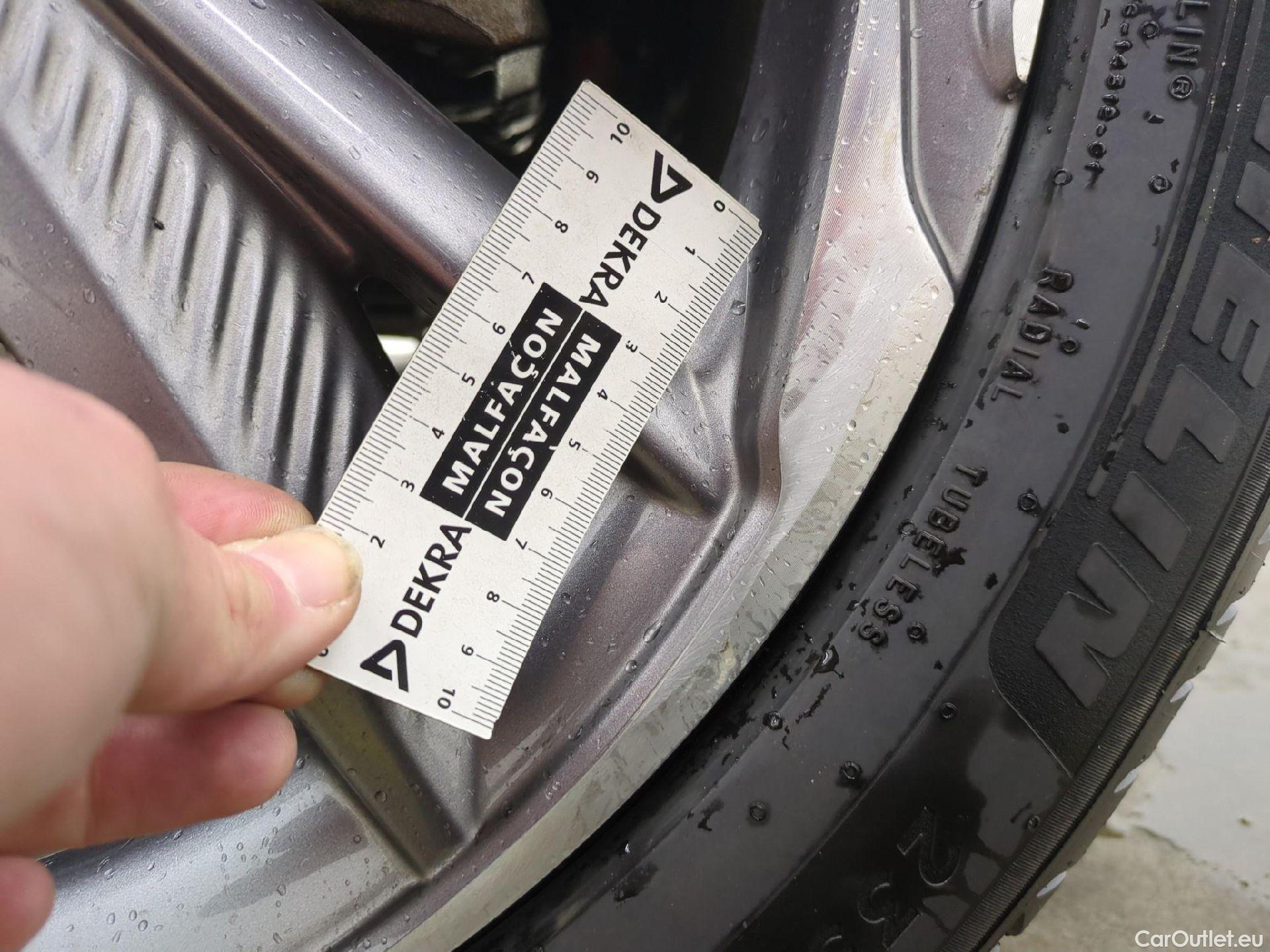  DS  DS7 DS DS 7 Crossback / 2017 / 5P / SUV E-TENSE 225 BASTILLE + #10