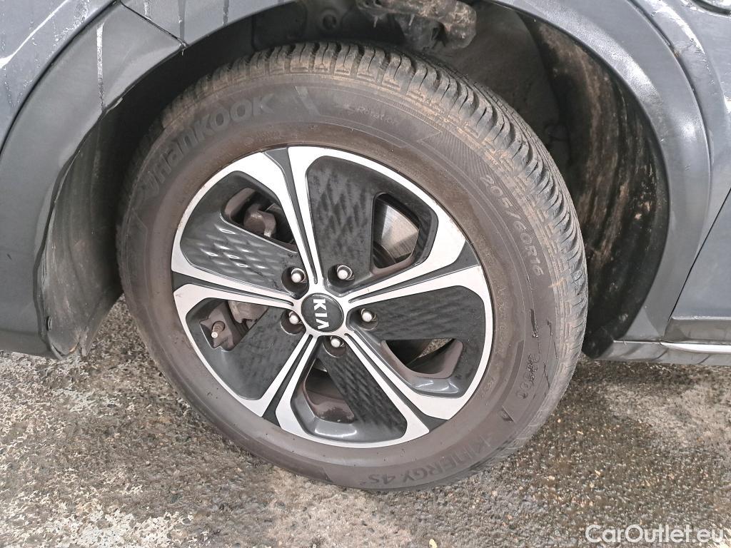  KIA  XCeed KIA  / 2019 / 5P / Crossover 1.6 GDI ISG ISG PHEV ACTIVE BUS DCT6 #25