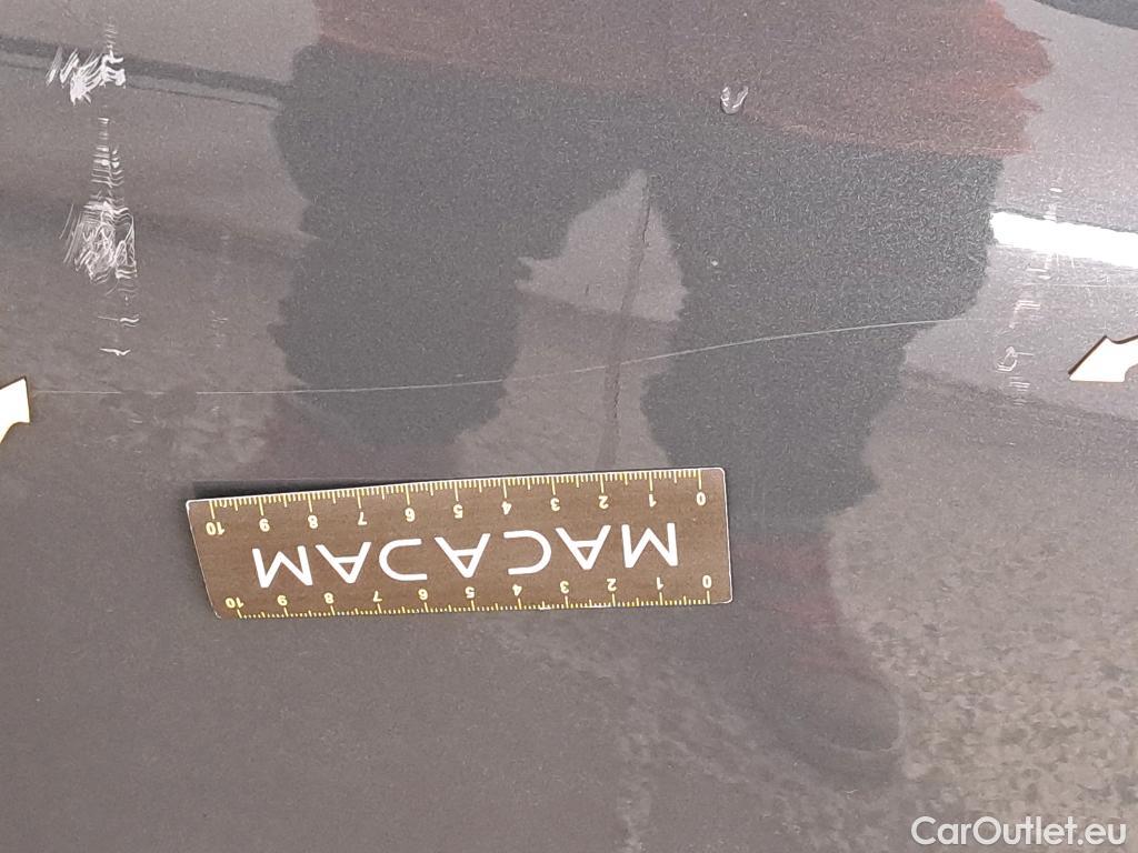  KIA  XCeed KIA  / 2019 / 5P / Crossover 1.6 GDI ISG ISG PHEV ACTIVE BUS DCT6 #9