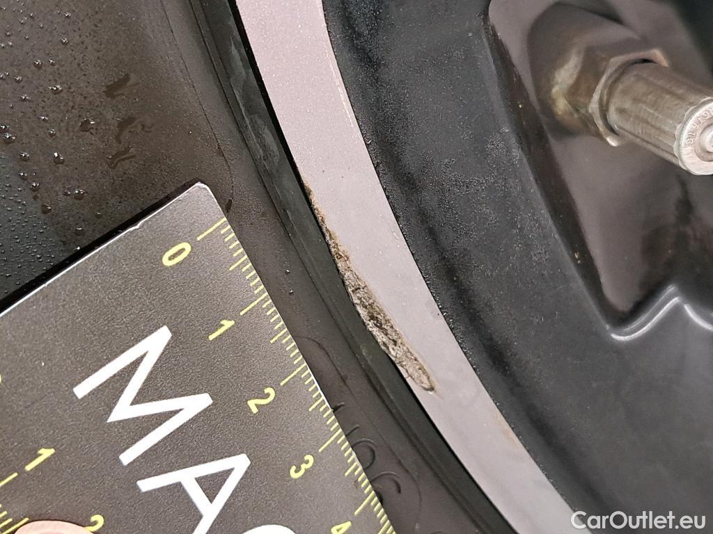  KIA  XCeed KIA  / 2019 / 5P / Crossover 1.6 GDI ISG ISG PHEV ACTIVE BUS DCT6 #23