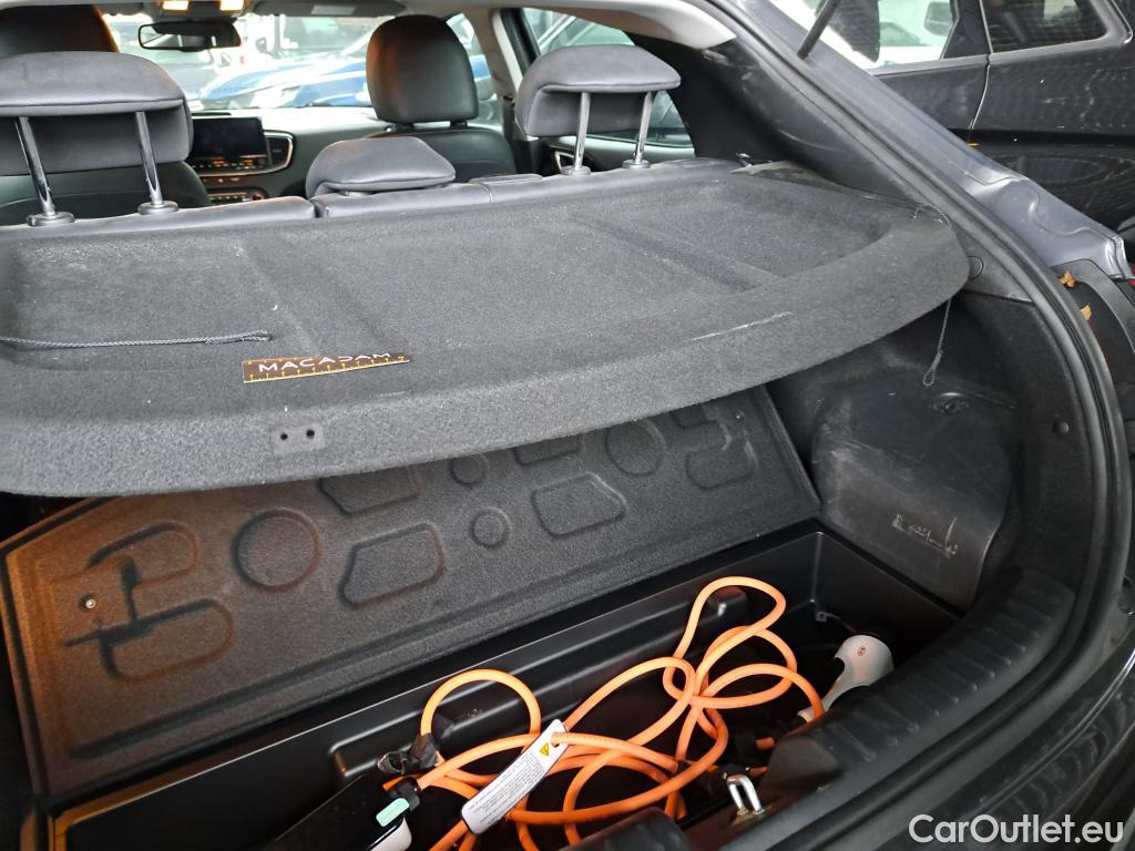  KIA  XCeed KIA  / 2019 / 5P / Crossover 1.6 GDI ISG ISG PHEV ACTIVE BUS DCT6 #34