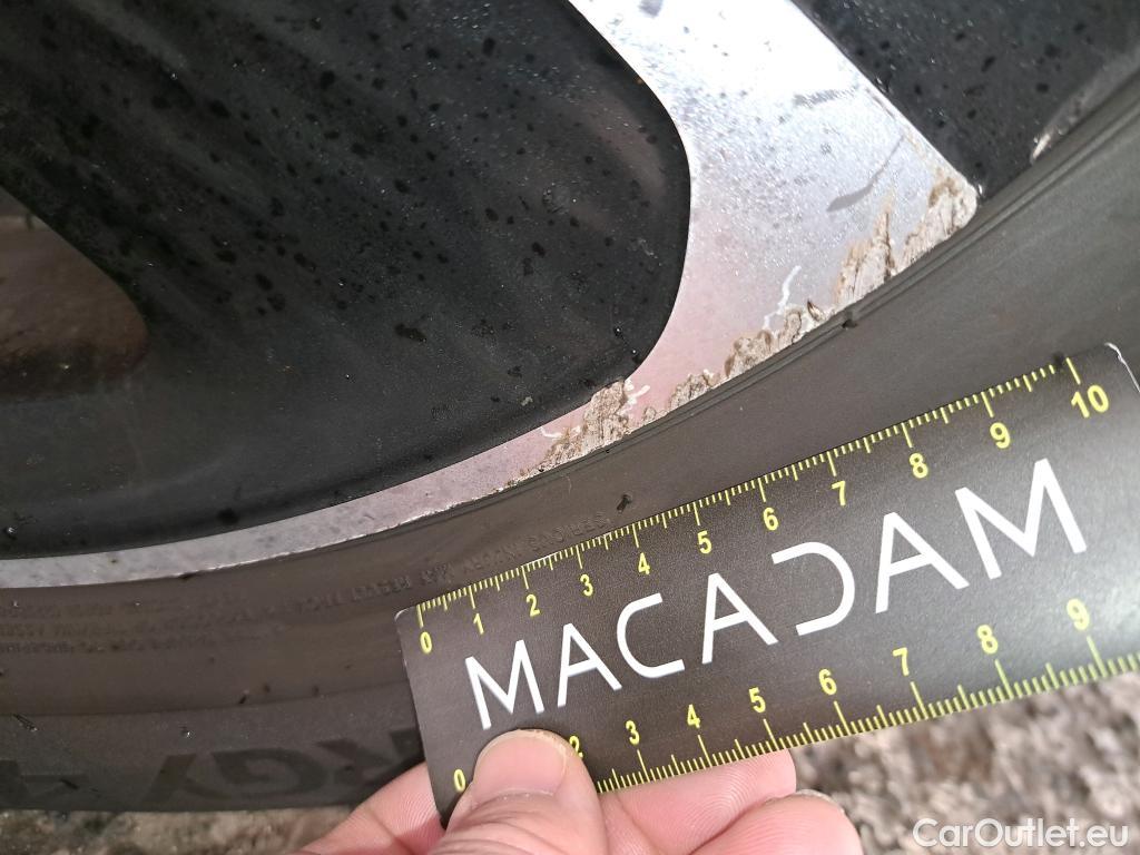  KIA  XCeed KIA  / 2019 / 5P / Crossover 1.6 GDI ISG ISG PHEV ACTIVE BUS DCT6 #27