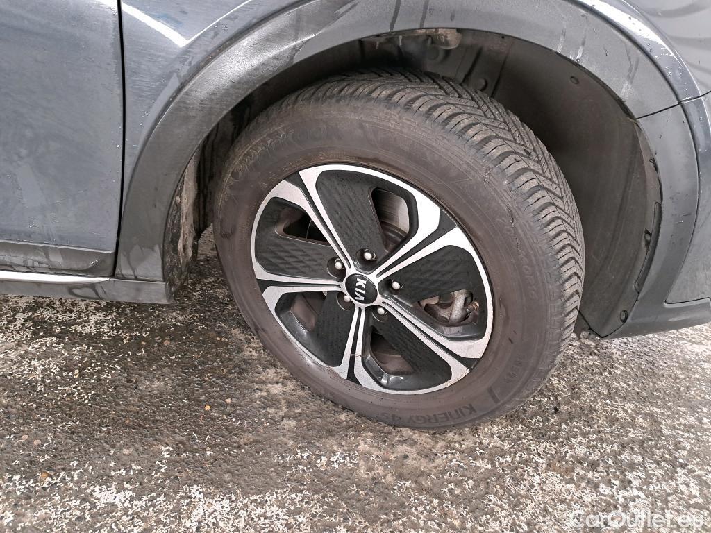  KIA  XCeed KIA  / 2019 / 5P / Crossover 1.6 GDI ISG ISG PHEV ACTIVE BUS DCT6 #30