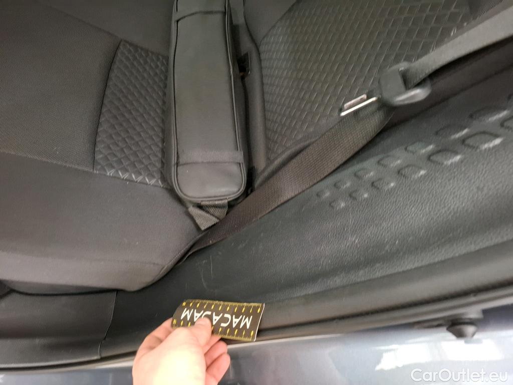  Toyota  C-HR TOYOTA  / 2016 / 5P / SUV 1.8 Hybride 122 Dynamic Business Beyond #1