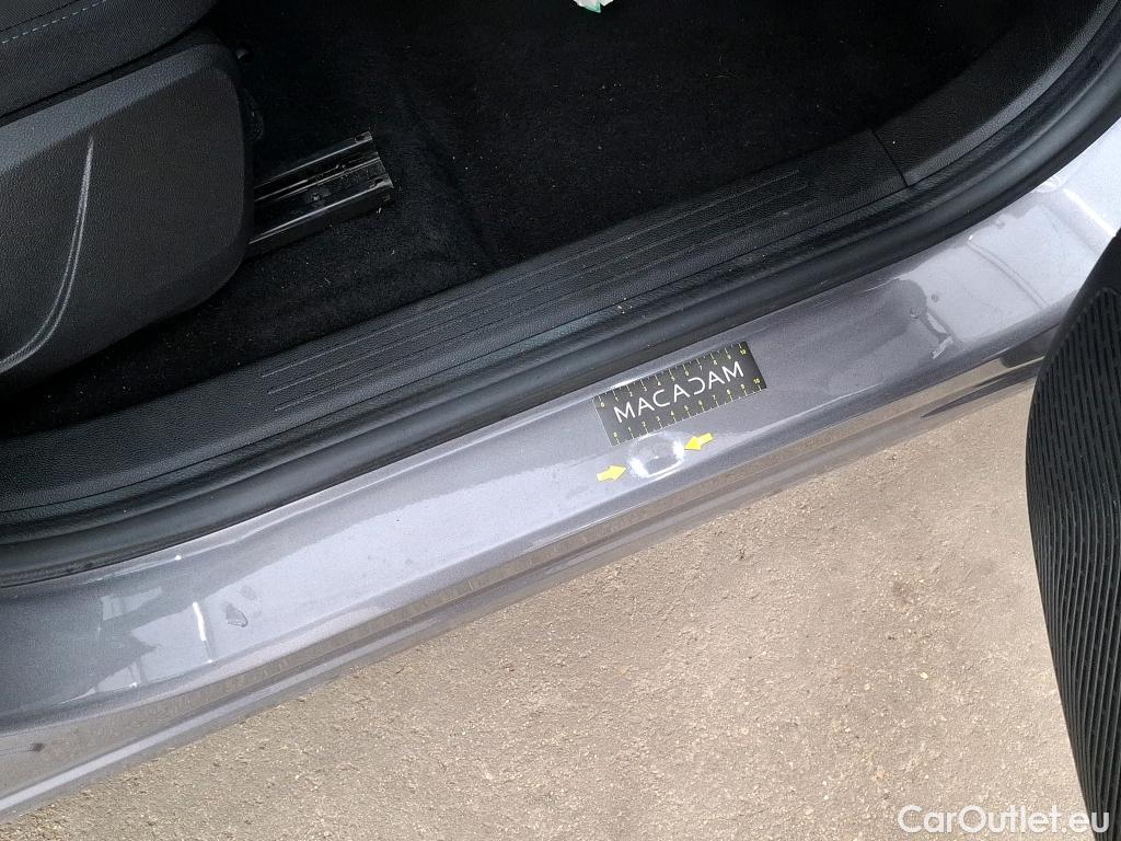  Renault  Captur  II Evolution 1.6 E-TECH Hybrid 145CV BVA6 E6d #10