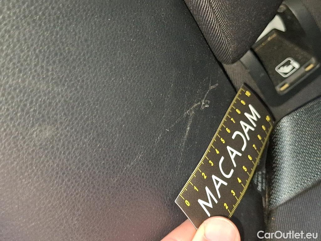  Toyota  Yaris TOYOTA  Hybride / 2019 / 5P / Berline Hybride 116h France Business Stage Acad #18