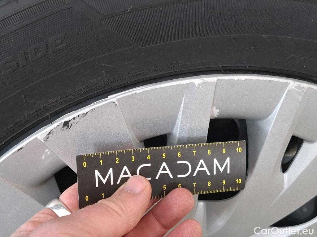  Toyota  Yaris TOYOTA  Hybride / 2019 / 5P / Berline Hybride 116h France Business Stage Acad #22