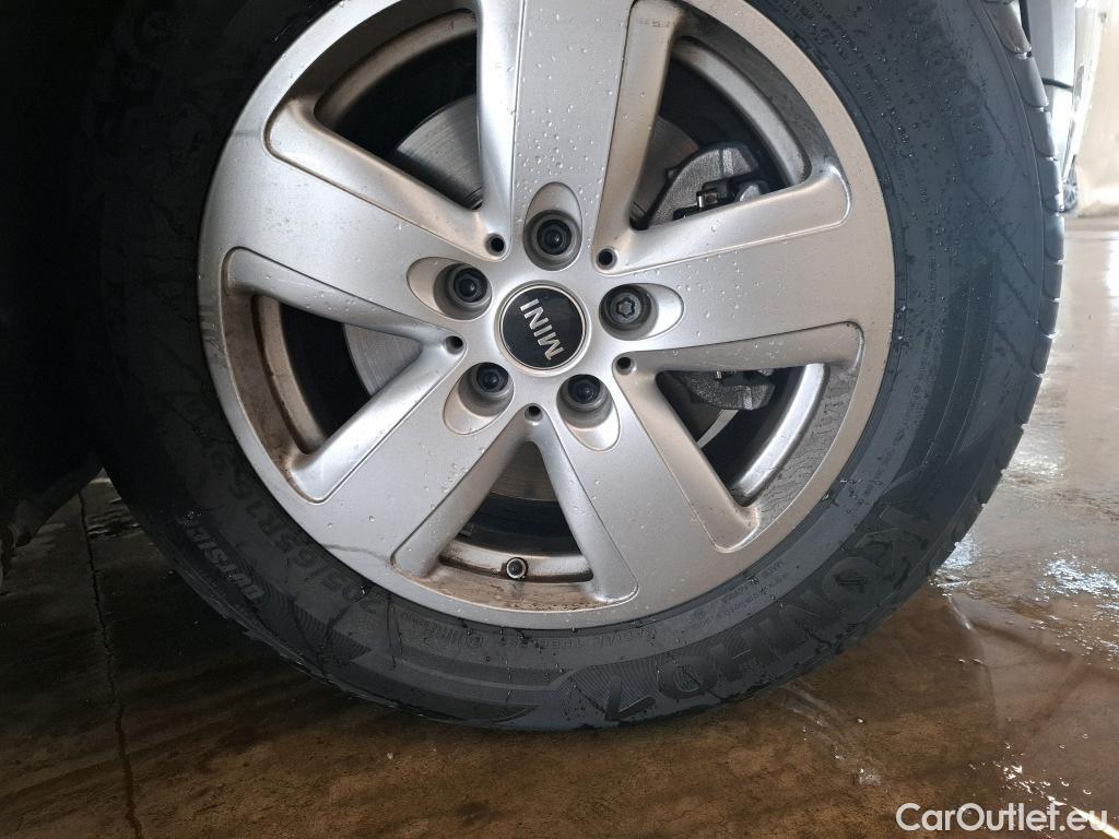  Mini  Countryman MINI  / 2020 / 5P / Crossover Cooper Business Design 136 ch BVA7 #6