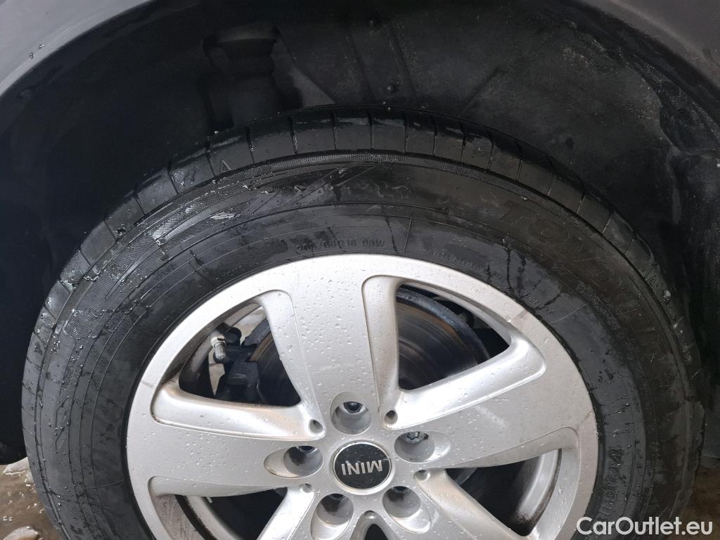  Mini  Countryman MINI  / 2020 / 5P / Crossover Cooper Business Design 136 ch BVA7 #3