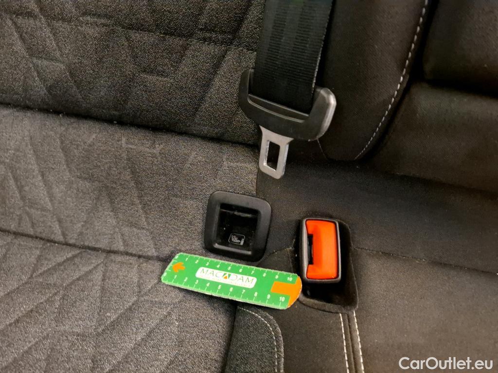  Volkswagen  Passat VOLKSWAGEN  SW  2019  5P  Break 14 TSI DSG HYBRIDE REC SW GTE BUSINESS(SL) #32