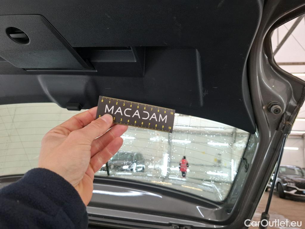  Volkswagen  Polo VOLKSWAGEN  / 2017 / 5P / Berline 1.0 TSI 95 Lounge Business #4