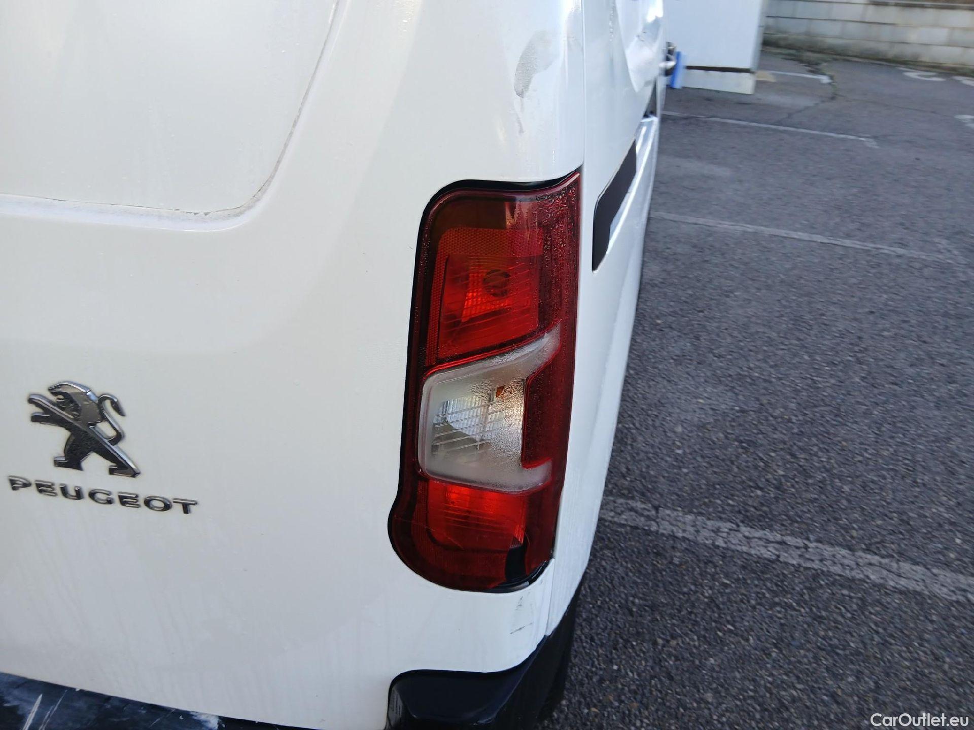  Peugeot  Partner PEUGEOT  / 2018 / 4P / furgón derivado de turismo Premium Standard 600kg BlueHDi 73kW (AC) #22