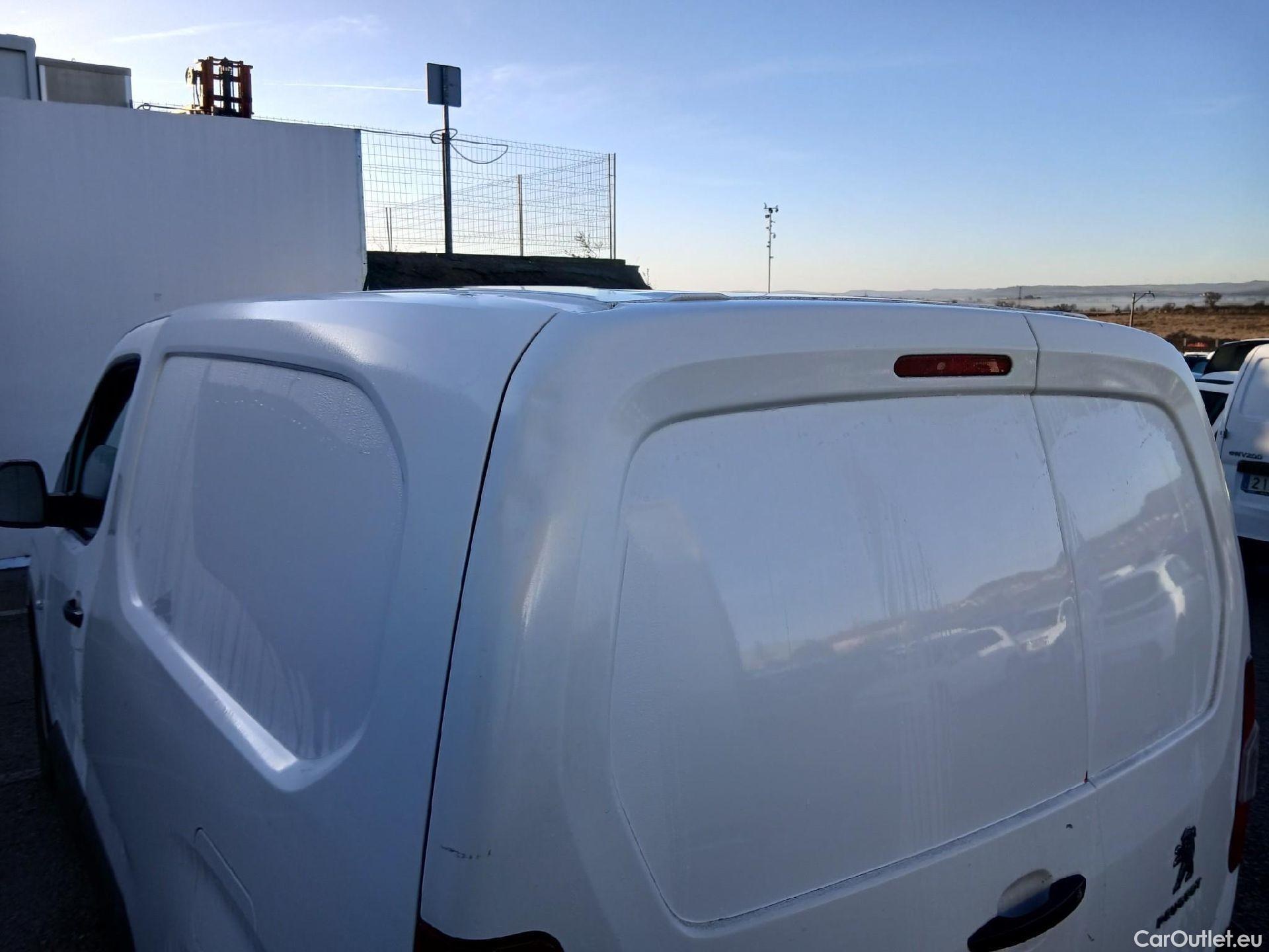  Peugeot  Partner PEUGEOT  / 2018 / 4P / furgón derivado de turismo Premium Standard 600kg BlueHDi 73kW (AC) #17