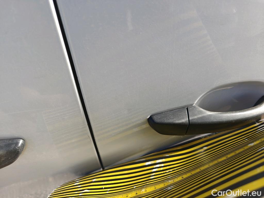  Opel  Combo OPEL  Life / 2018 / 5P / combi 1.5 TD 75kW (100CV) S/S Edition L (IND) #39