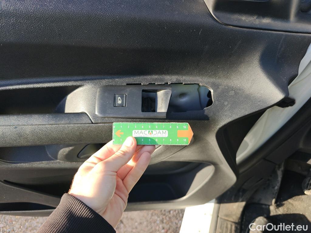  Peugeot  Partner PEUGEOT  / 2018 / 3P / furgón derivado de turismo Pro Standard 600kg BlueHDi 73kW (AC) #53