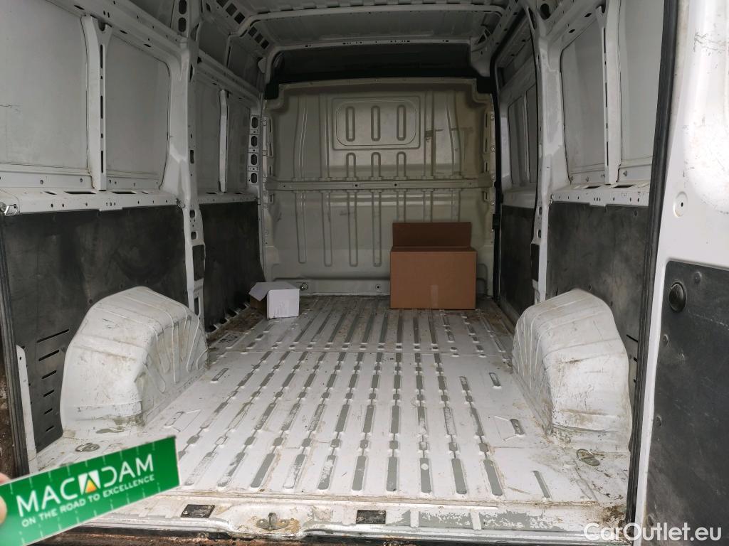  Opel  Movano OPEL  / 2021 / 4P / furgón Base L2H2 3.5T 2.2 BHDi 88kW #25