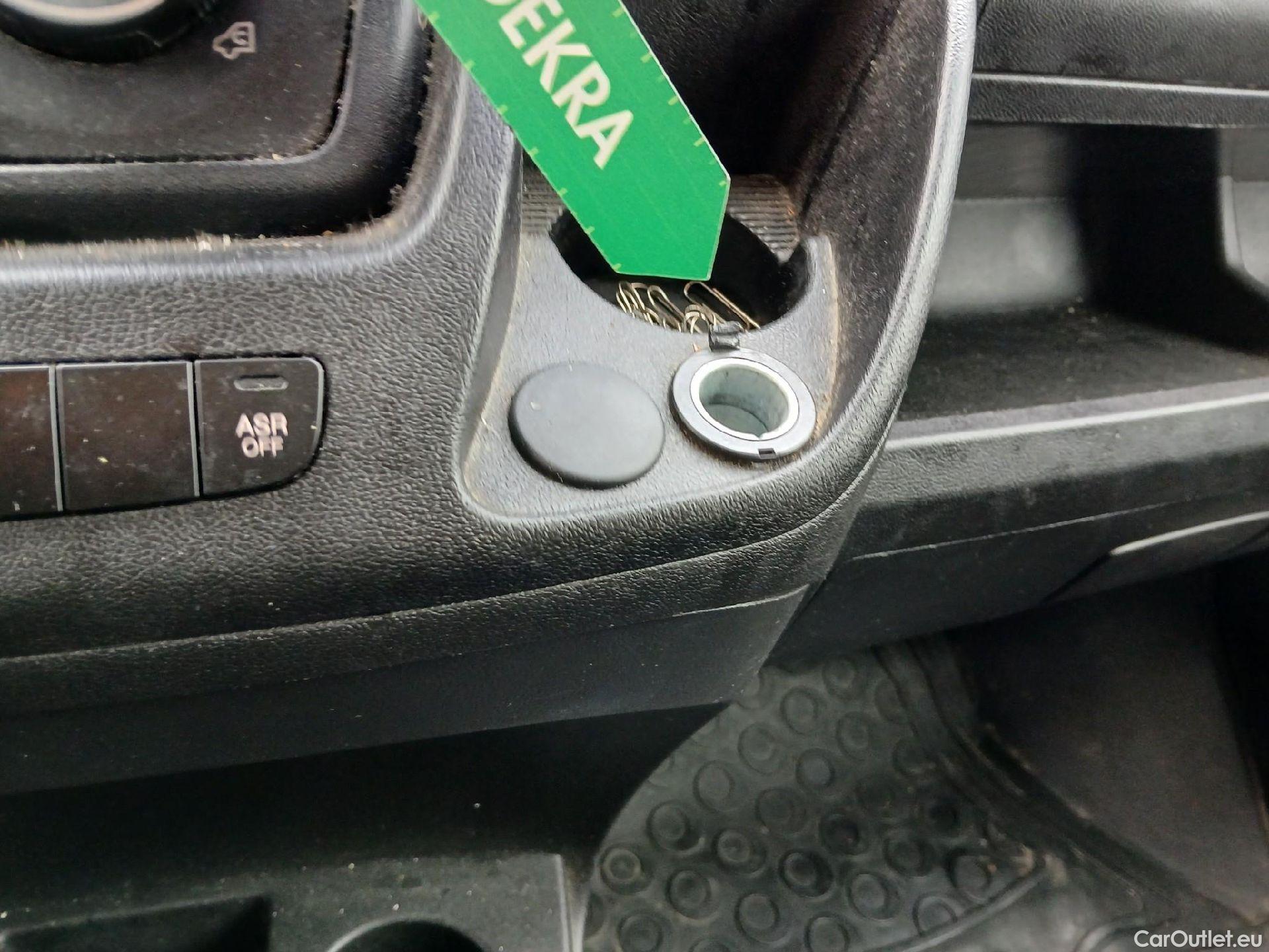  Opel  Movano OPEL  / 2021 / 4P / furgón  Base L2H2 3.5T 2.2 BHDi 88kW #13