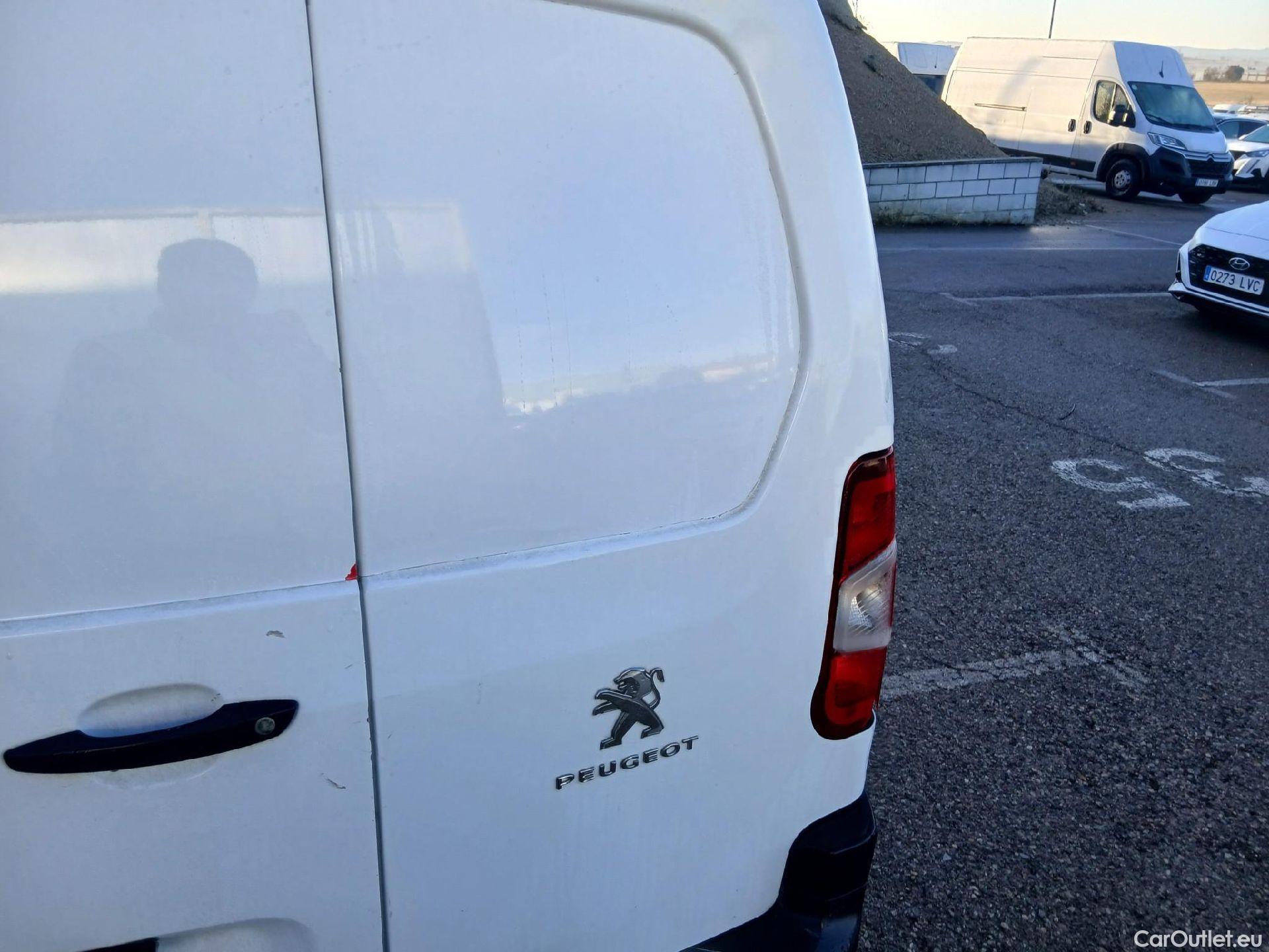  Peugeot  Partner PEUGEOT  / 2018 / 4P / furgón derivado de turismo Premium Standard 600kg BlueHDi 73kW (AC) #26