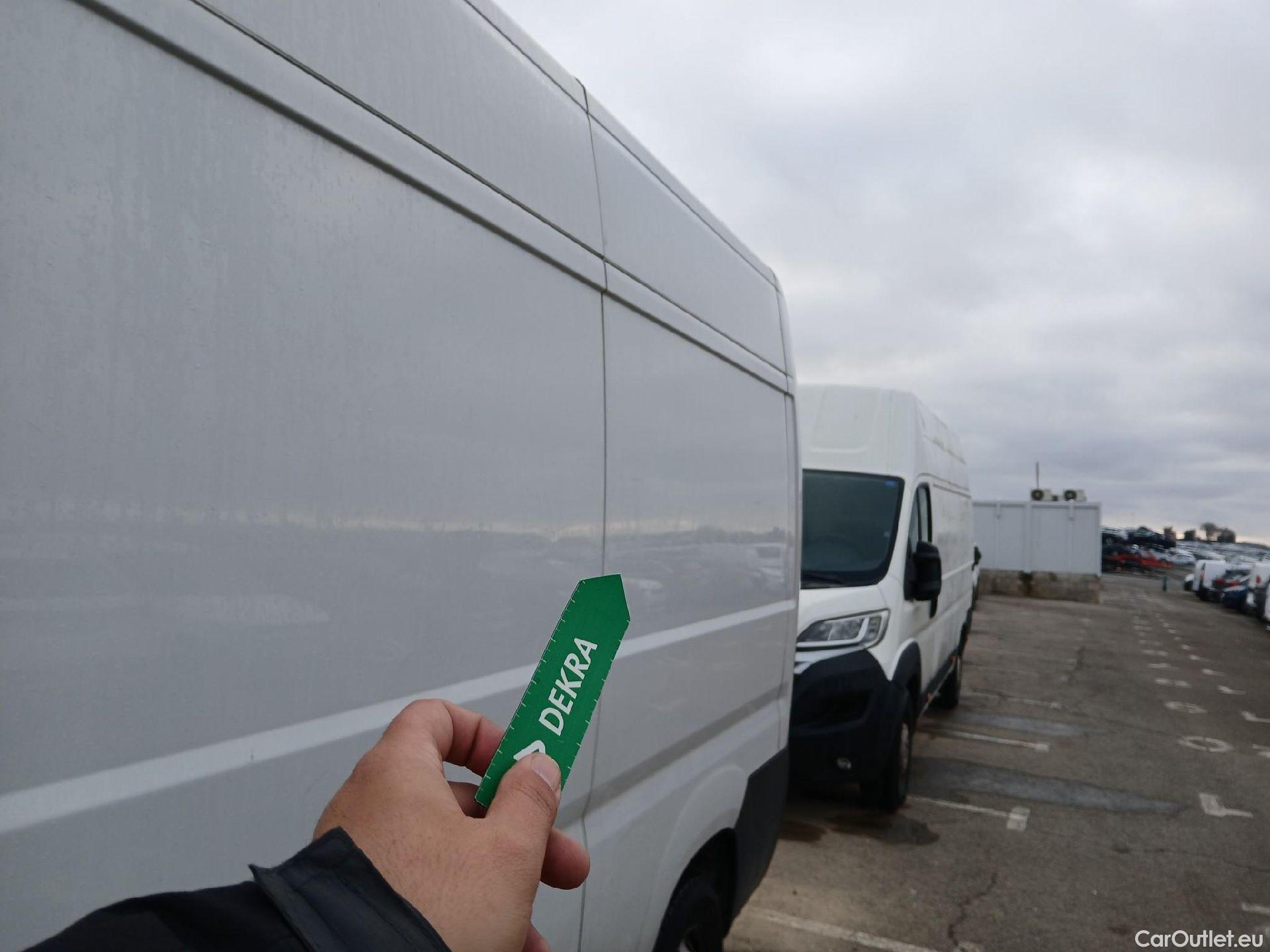  Opel  Movano OPEL  / 2021 / 4P / furgón  Base L2H2 3.5T 2.2 BHDi 88kW #29