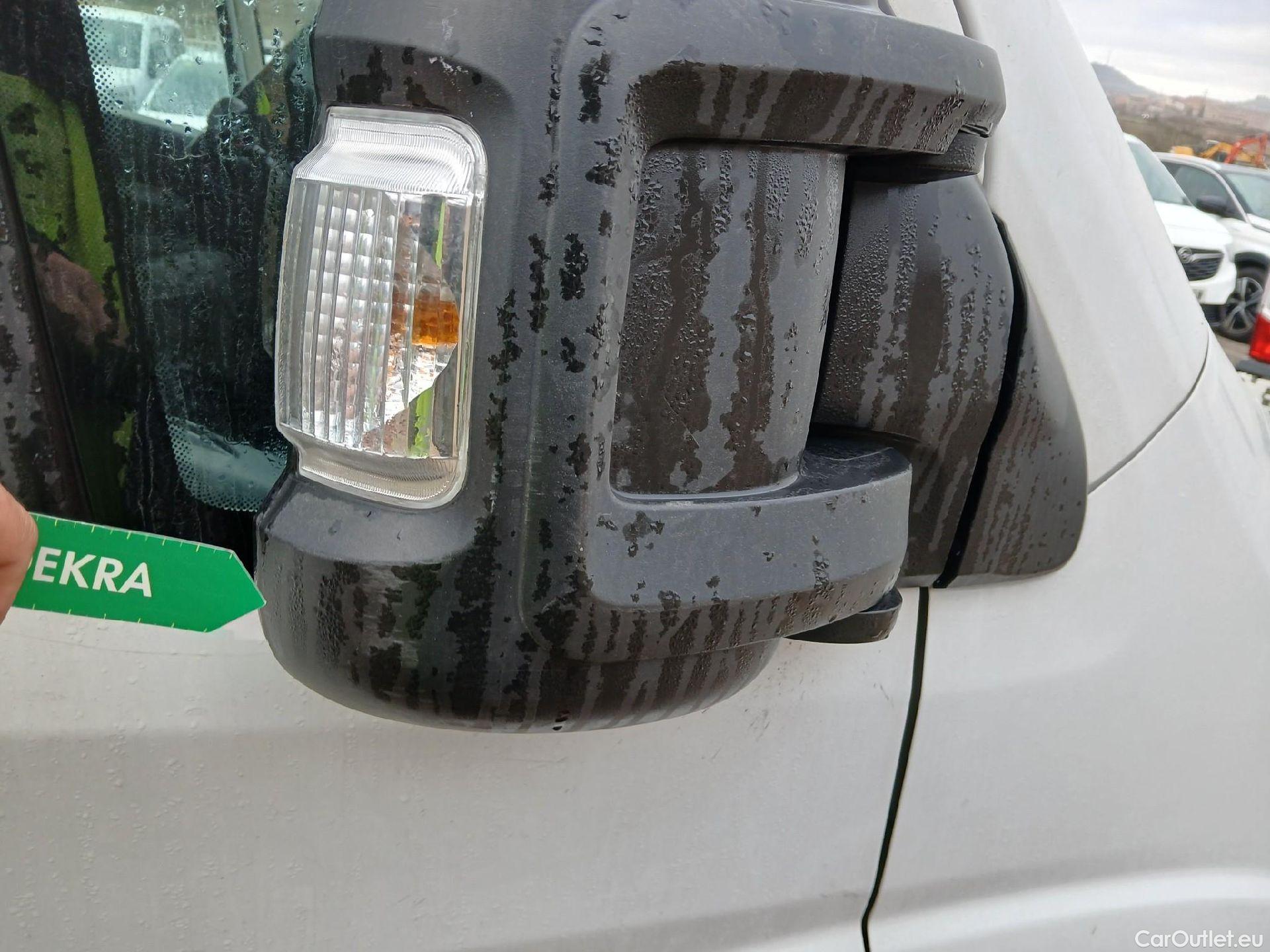  Opel  Movano OPEL  / 2021 / 4P / furgón  Base L2H2 3.5T 2.2 BHDi 88kW #81