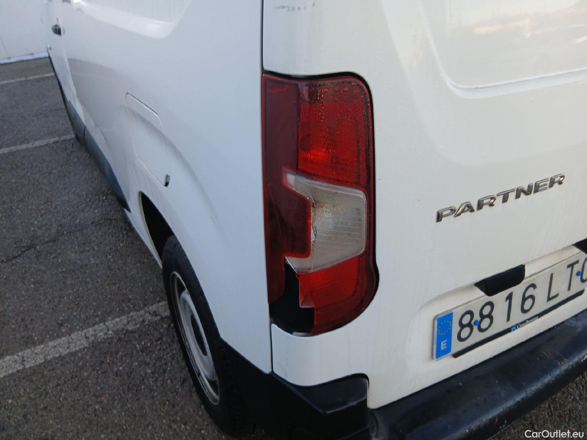  Peugeot  Partner PEUGEOT  / 2018 / 4P / furgón derivado de turismo Premium Standard 600kg BlueHDi 73kW (AC) #19