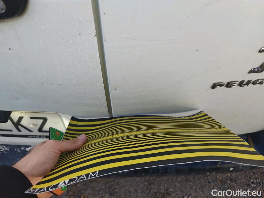  Peugeot  Partner PEUGEOT  / 2018 / 3P / furgón derivado de turismo Pro Standard 600kg BlueHDi 73kW (AC) #90