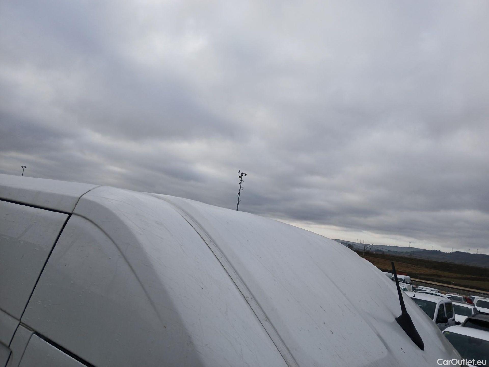  Opel  Movano OPEL  / 2021 / 4P / furgón  Base L2H2 3.5T 2.2 BHDi 88kW #87