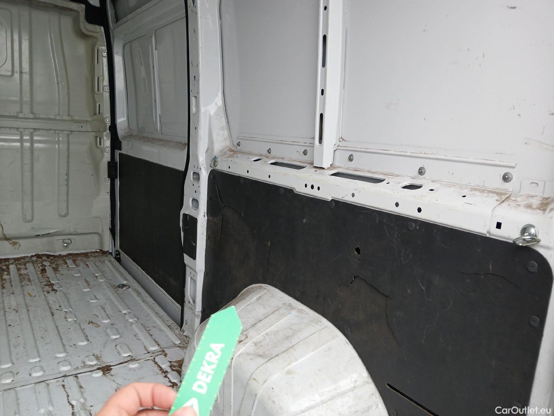  Opel  Movano OPEL  / 2021 / 4P / furgón  Base L2H2 3.5T 2.2 BHDi 88kW #60