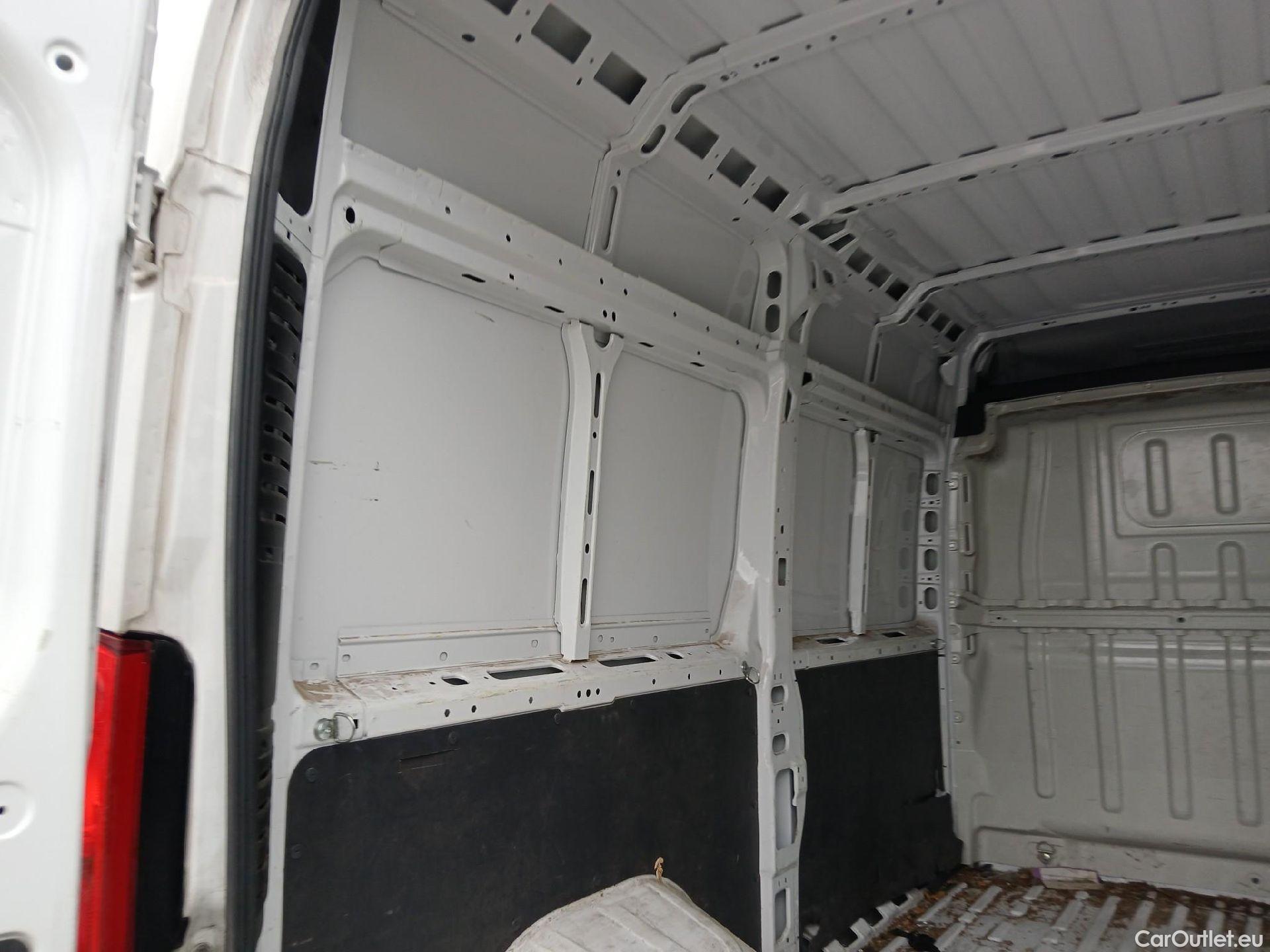  Opel  Movano OPEL  / 2021 / 4P / furgón  Base L2H2 3.5T 2.2 BHDi 88kW #49