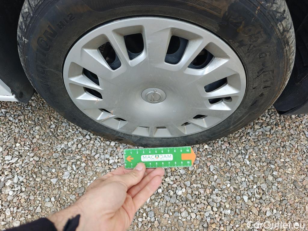  Opel  Combo OPEL  Life / 2018 / 5P / combi 1.5 TD 75kW (100CV) S/S Edition L (IND) #94